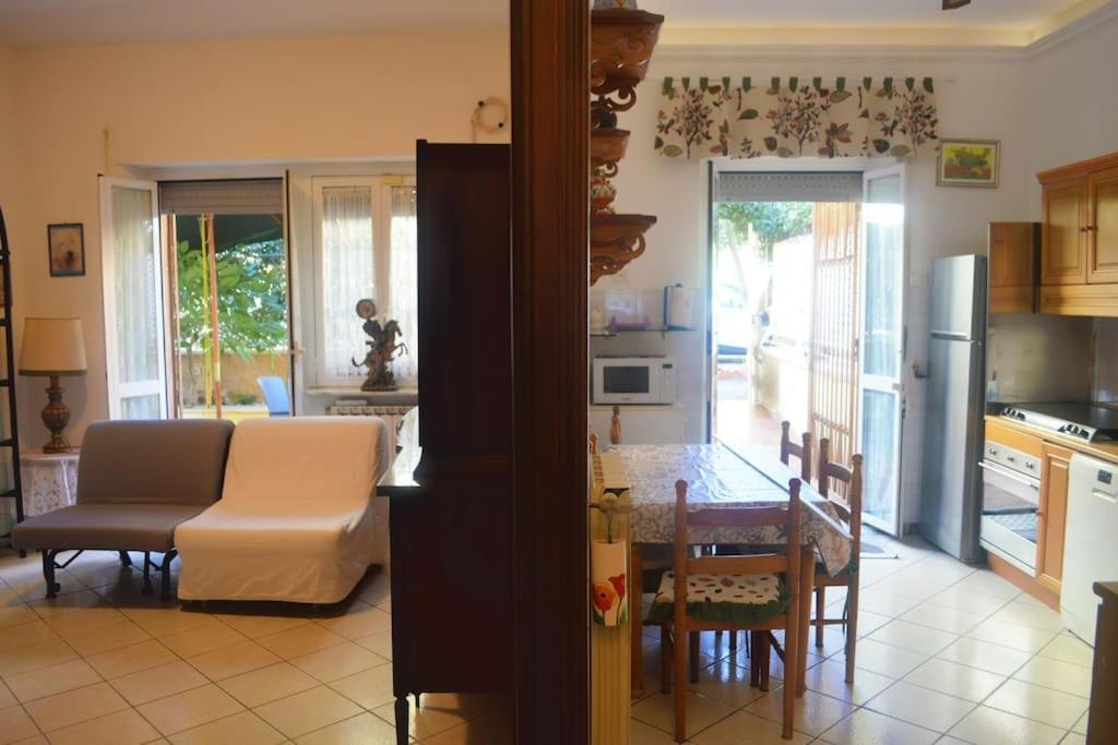 Appartamento In Via Calvi Lido di Ostia Kültér fotó